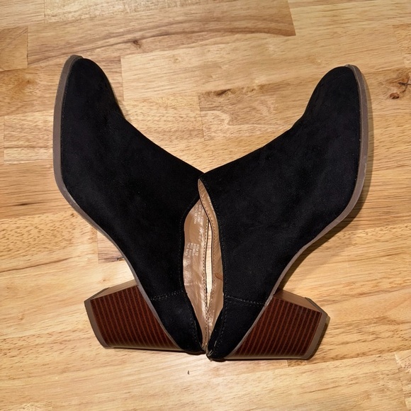 GAP Women's Black Heeled Mule - Picture 6 of 10